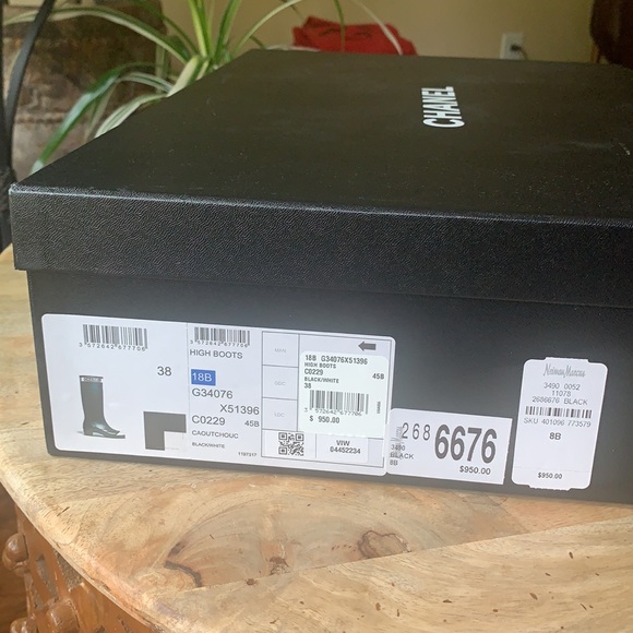 CHANEL Shoe/Giftbox - Large - Picture 5 of 8